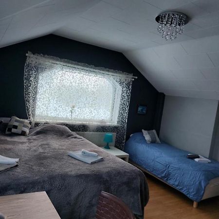 Twin Room With Shared Bathroom Njarthvik Eksteriør bilde
