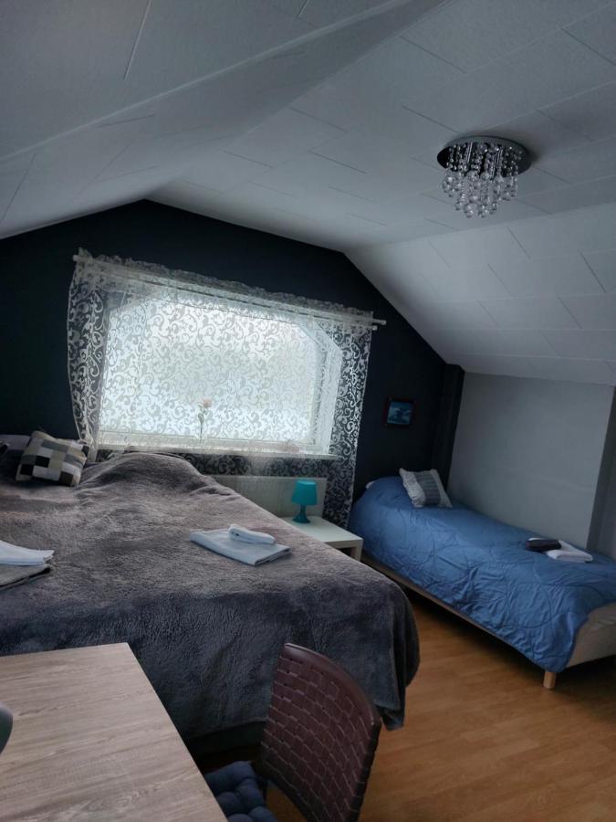 Twin Room With Shared Bathroom Njarthvik Eksteriør bilde